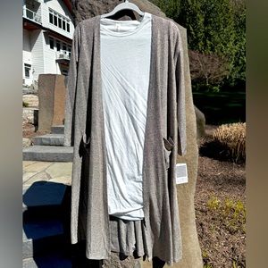 Brand New LuLaRoe Size S Sarah Cardigan